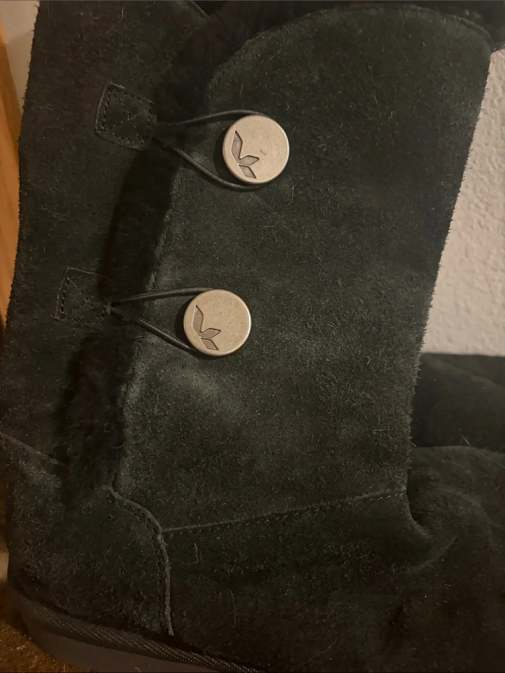 Women's Black Button-Accent kookaburra by UGG